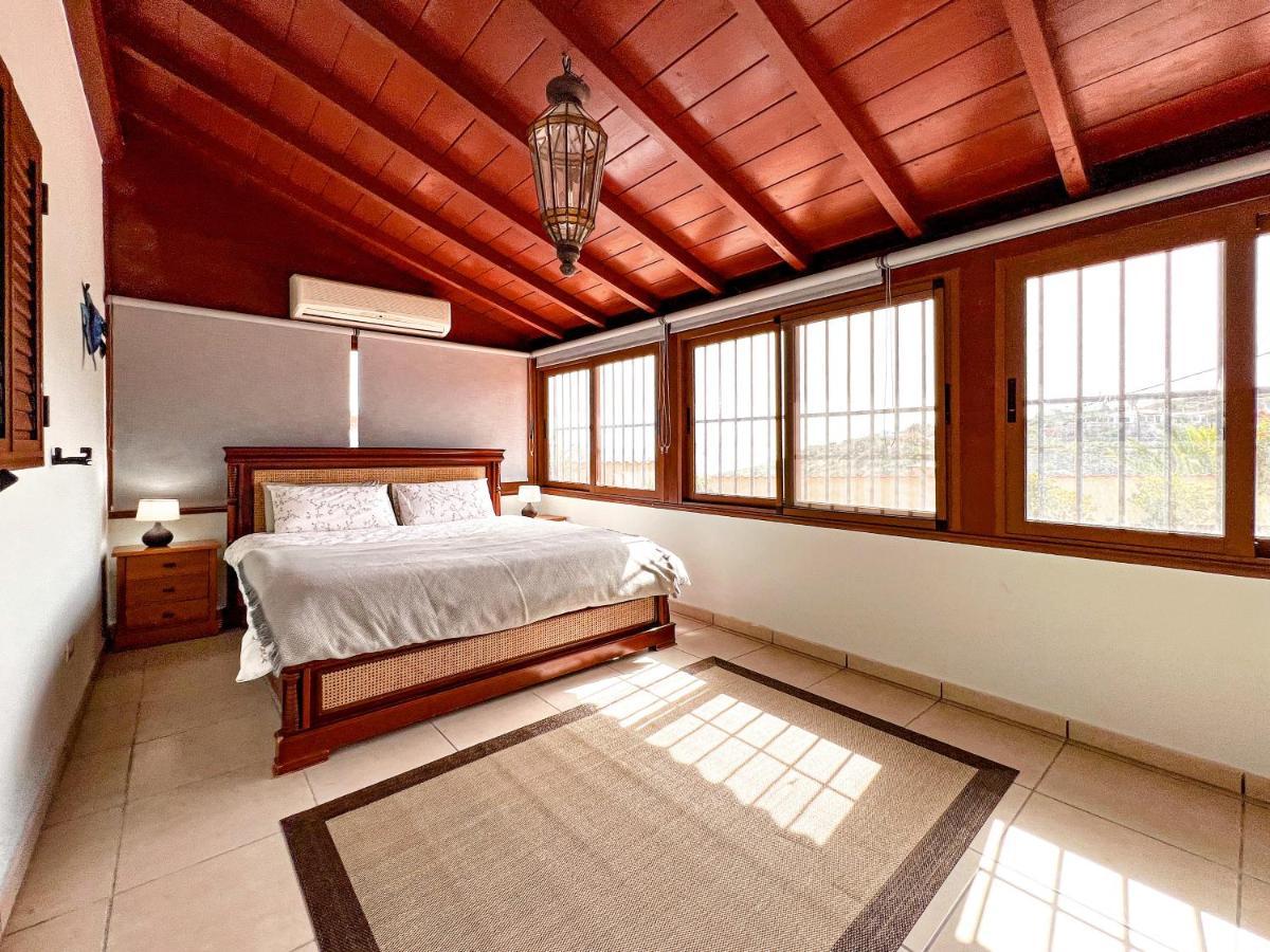 Villa Exquisite Rural House With Garden, Pool And Sea Views Arico Viejo Exterior foto