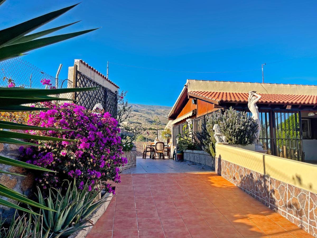 Villa Exquisite Rural House With Garden, Pool And Sea Views Arico Viejo Exterior foto