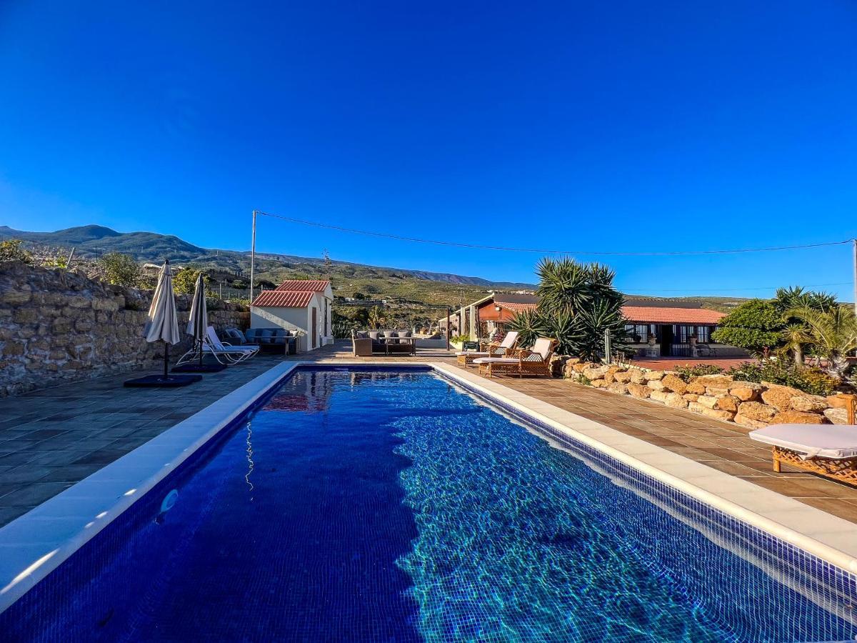Villa Exquisite Rural House With Garden, Pool And Sea Views Arico Viejo Exterior foto