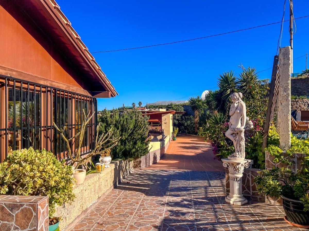 Villa Exquisite Rural House With Garden, Pool And Sea Views Arico Viejo Exterior foto
