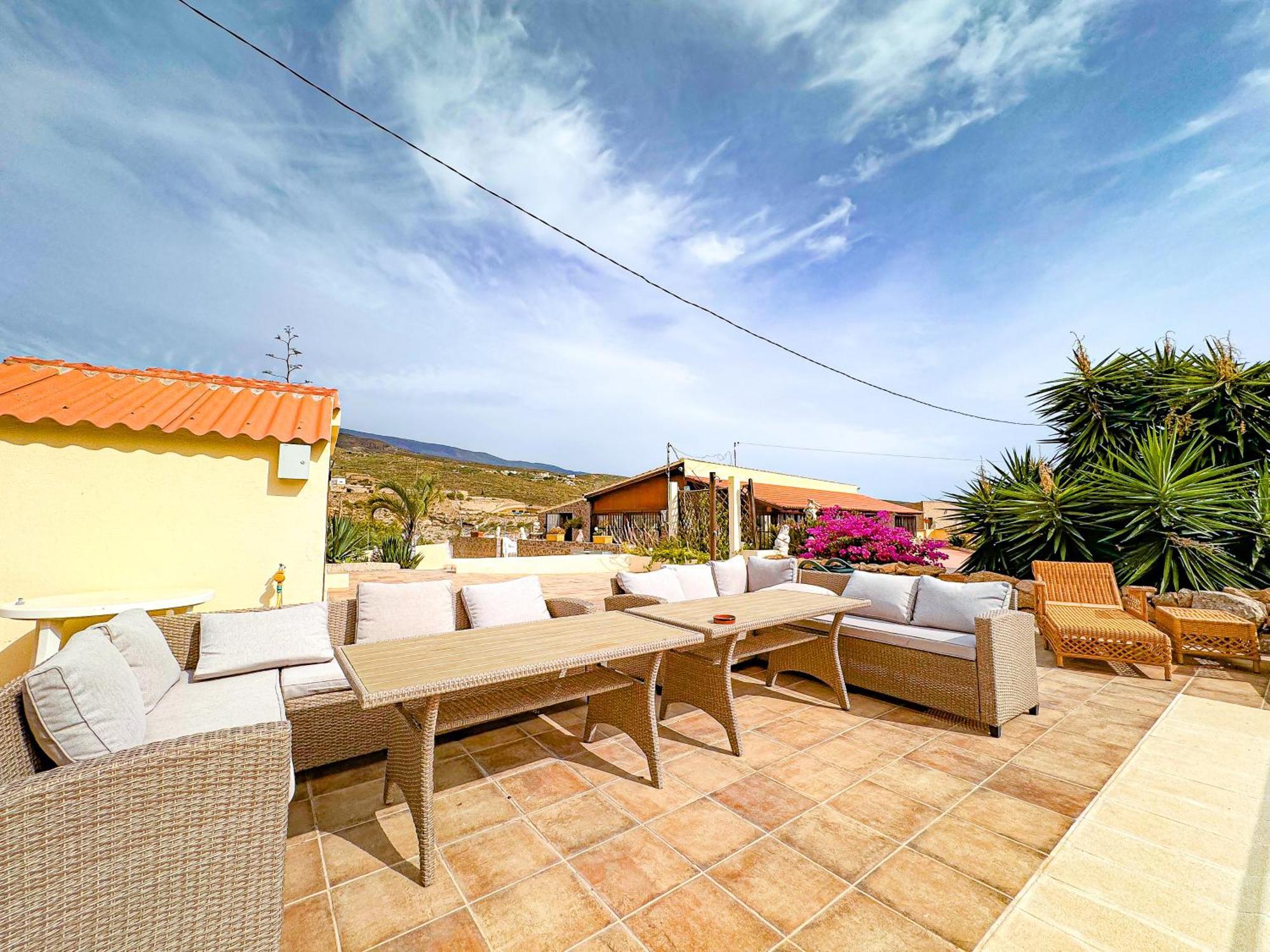 Villa Exquisite Rural House With Garden, Pool And Sea Views Arico Viejo Exterior foto